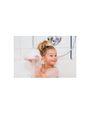 Kąpiel i mycie włosów dziecka